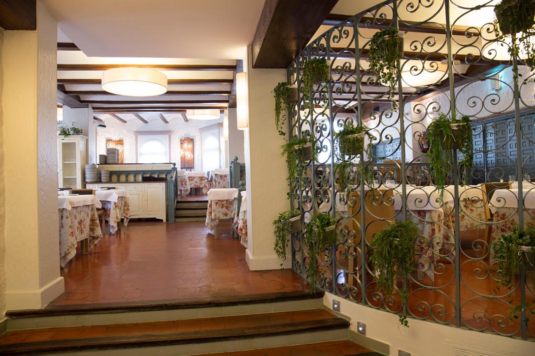 Hotel La Carreta Chiva Exterior photo