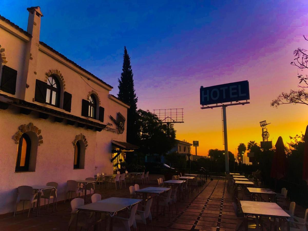 Hotel La Carreta Chiva Exterior photo