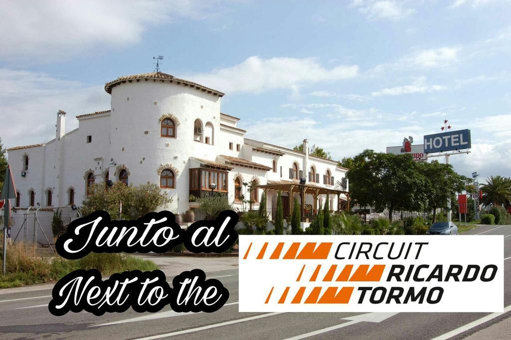 Hotel La Carreta Chiva Exterior photo
