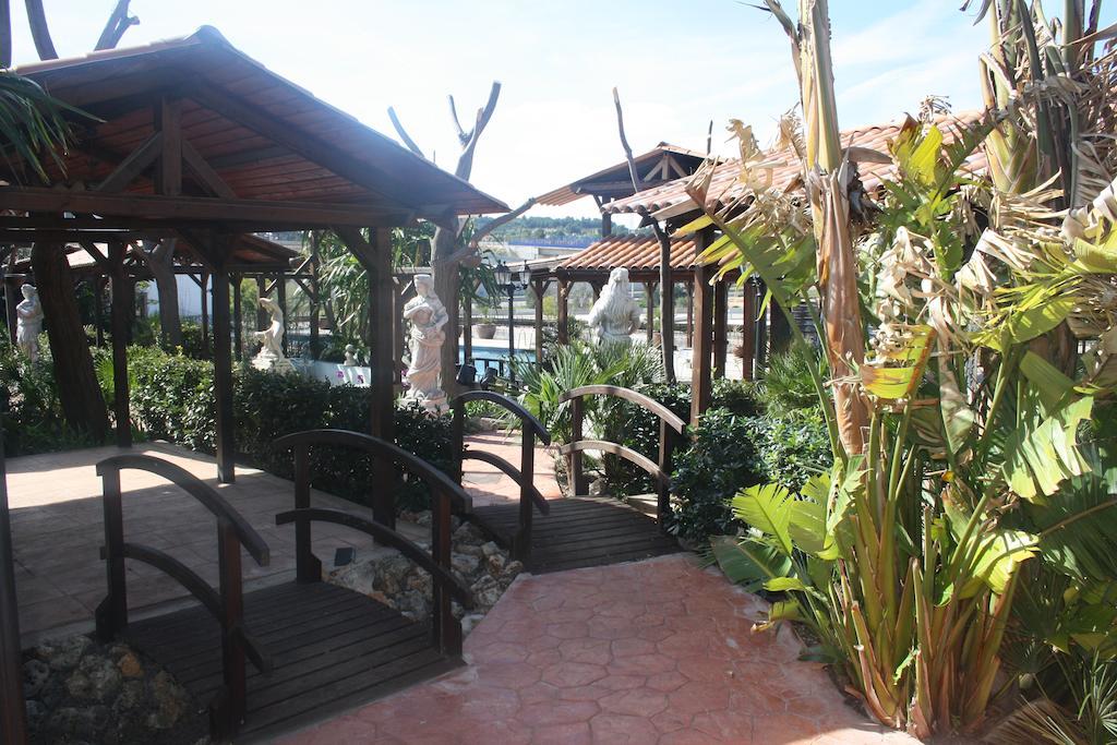 Hotel La Carreta Chiva Exterior photo